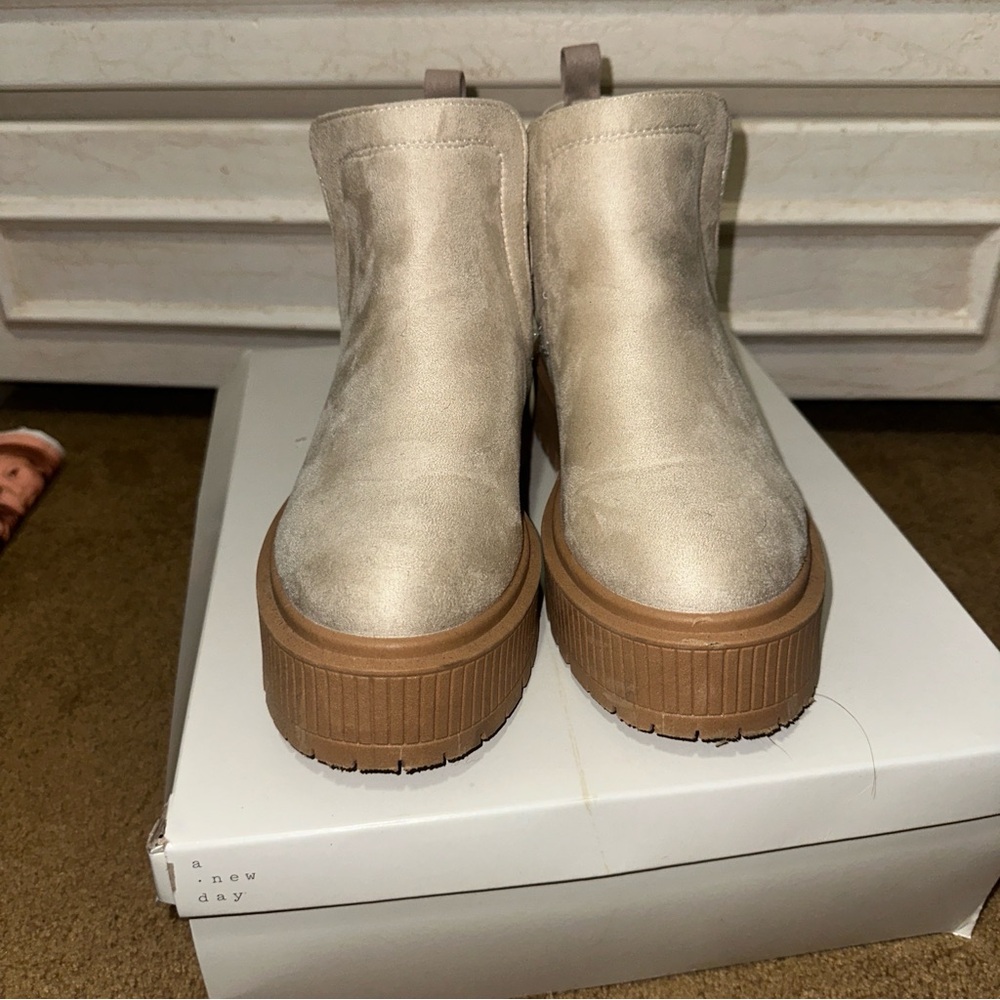 Women's Cream Ankle Boots - Picture 3 of 4